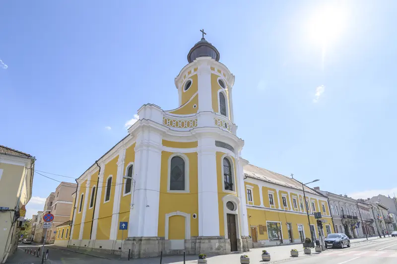 Biserica Piariștilor din centrul Clujului, pe strada Universității
